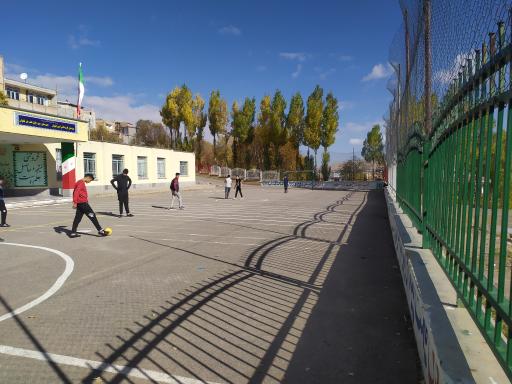 عکس دبیرستان دوره اول هفت تیر و هنرستان امین لیقوان