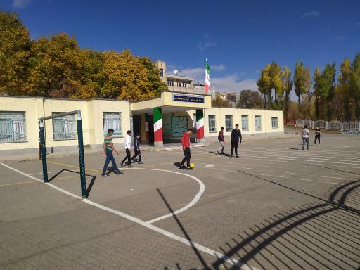 عکس دبیرستان دوره اول هفت تیر و هنرستان امین لیقوان