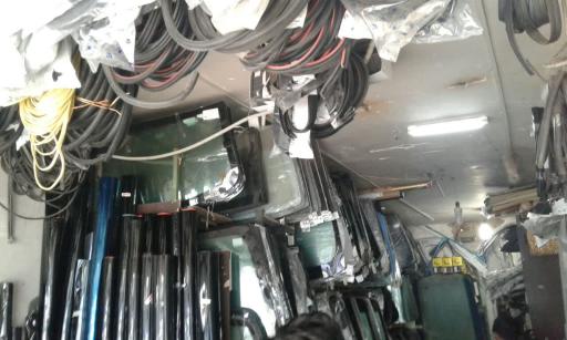 شیشه اتومبیل زرین