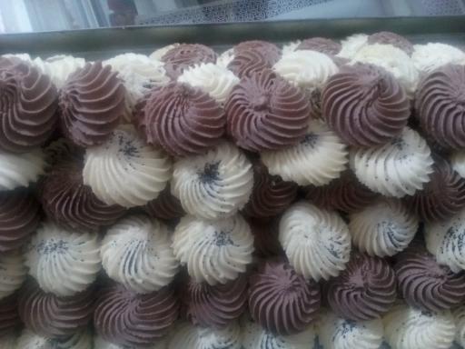 عکس کیک و کلوچه پزی مهدیار