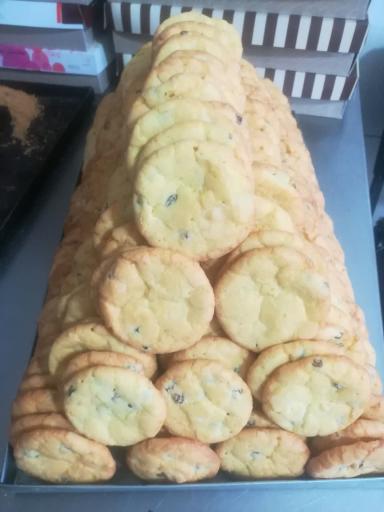 کیک و کلوچه پزی مهدیار