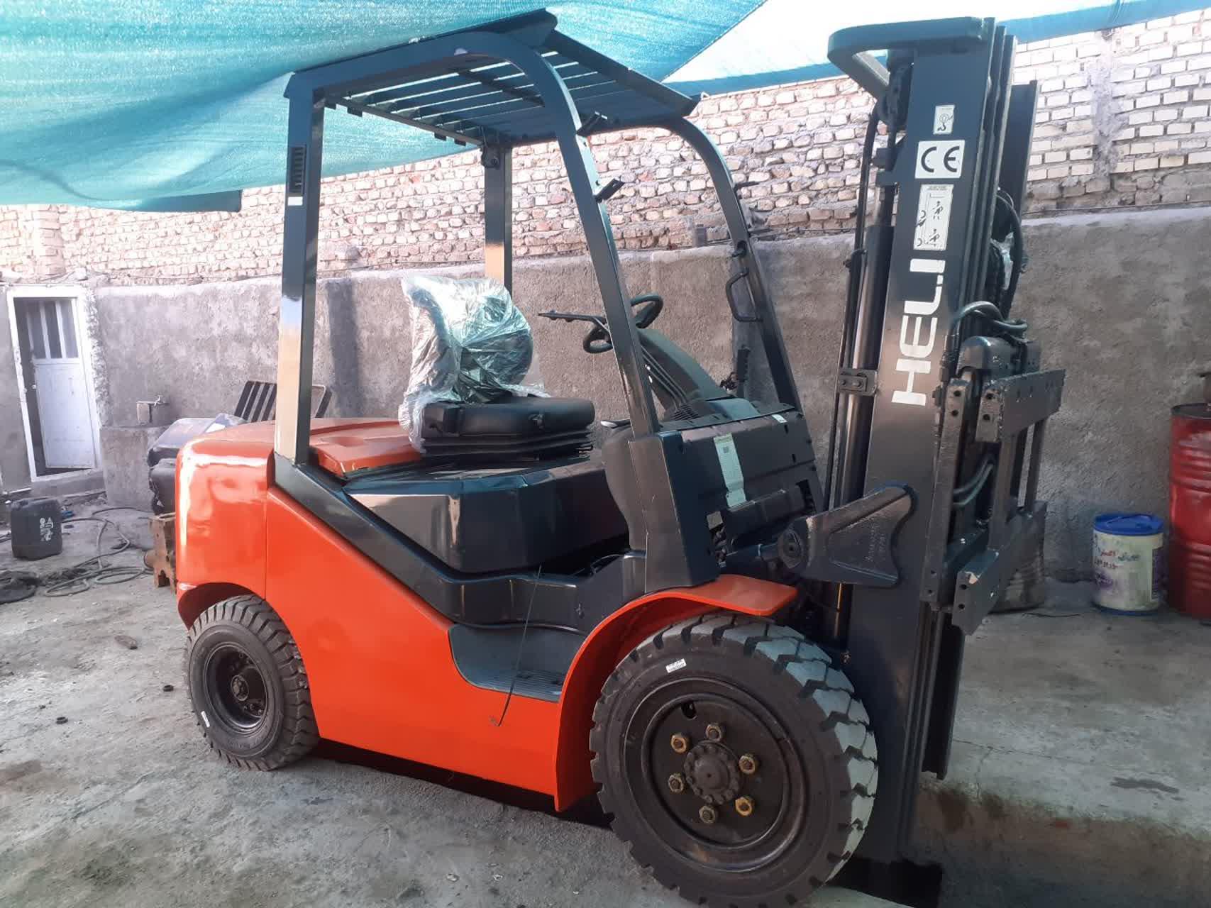 عکس توس لیفتراک 