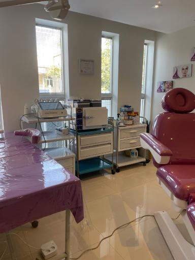 عکس کلینیک زیبایی درنیکا