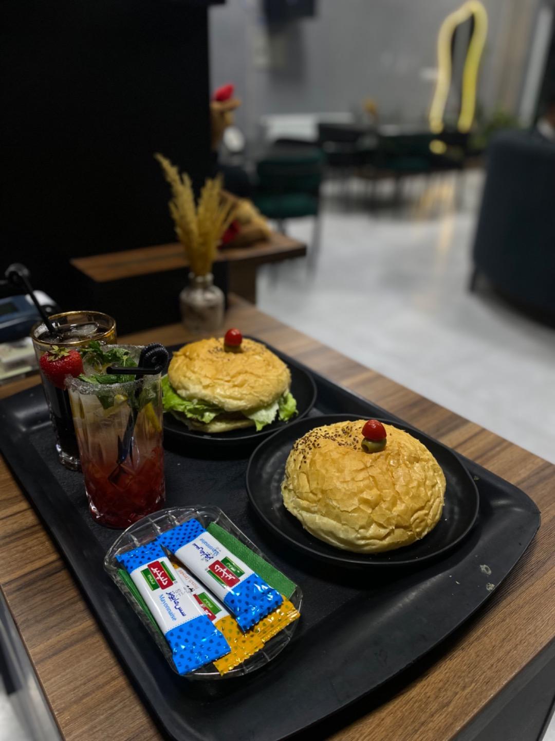 عکس کافه گوزن 