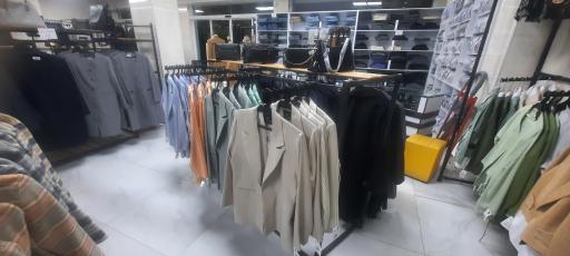 عکس نمایندگی پوشاک دکاموند