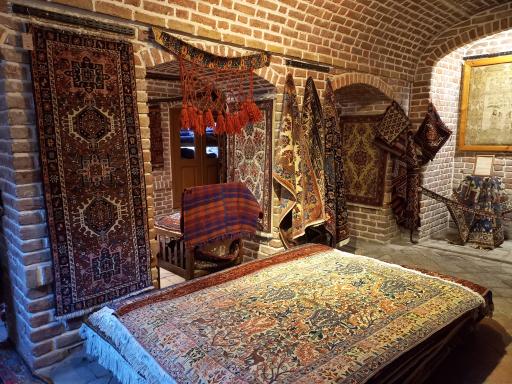 تجارتخانه نصیرزاده(نمایشگاه فرش و گلیم هاشمی مهر)
