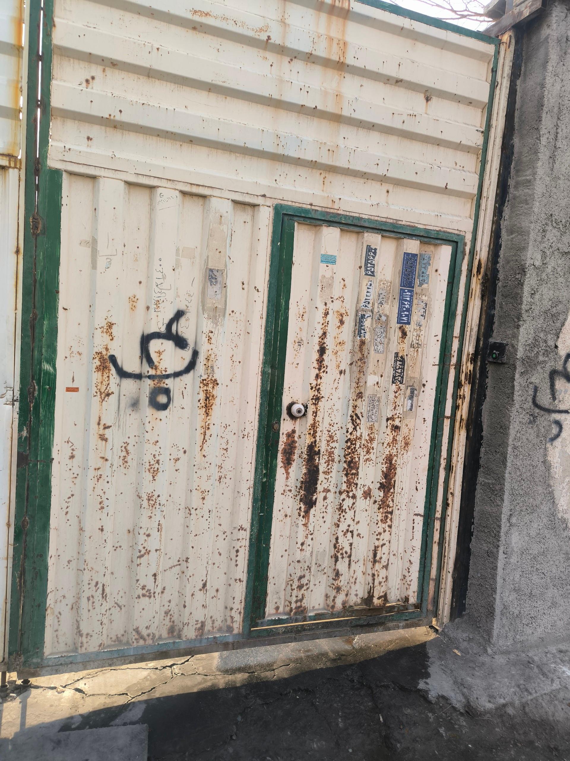 عکس انبار کاشی پایا