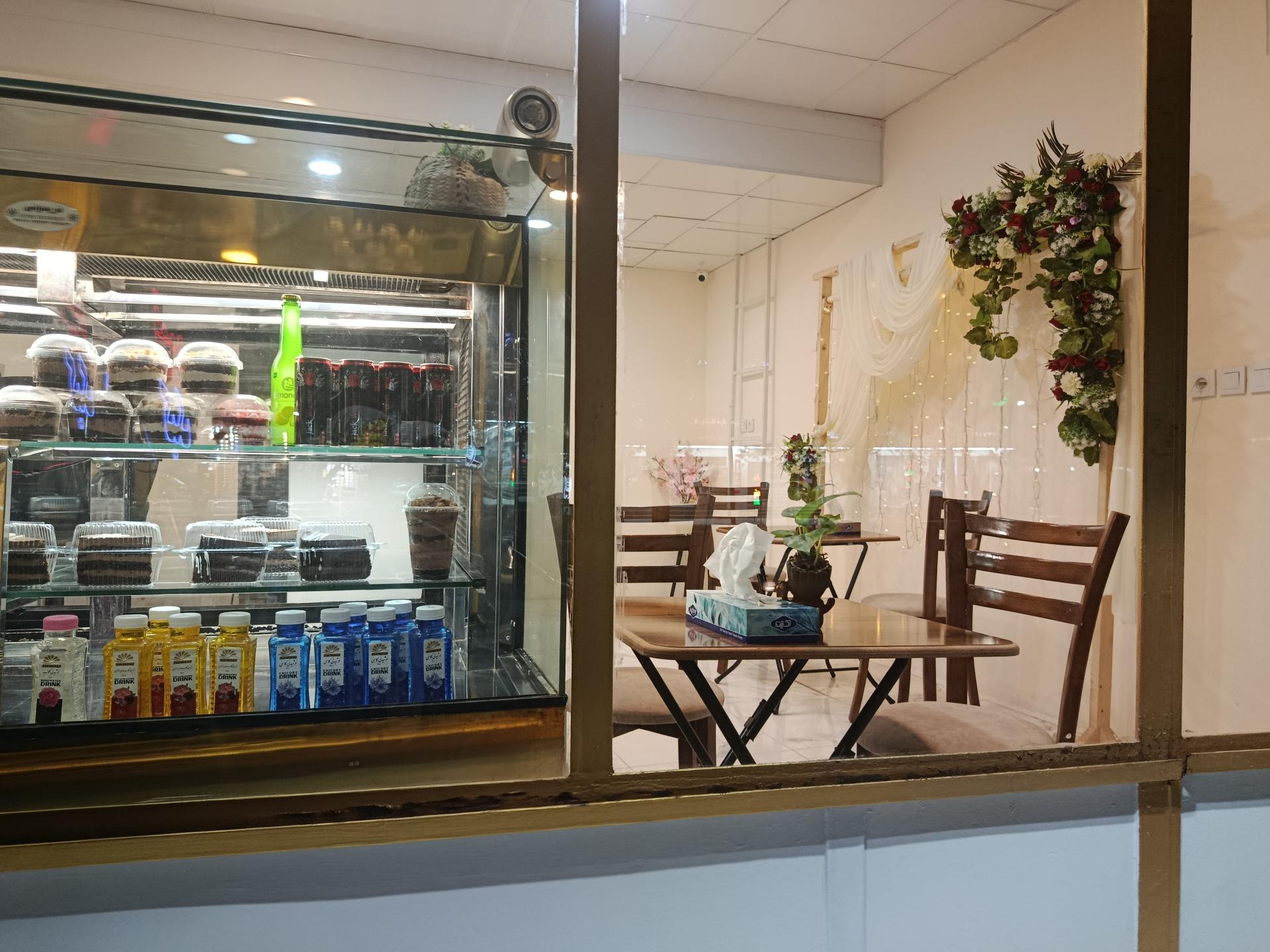 عکس کافه کیک موکاچینو