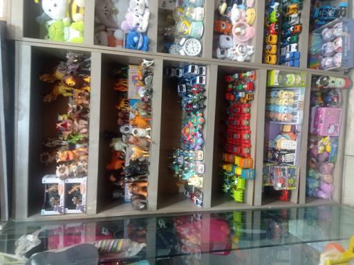 عکس پخش اسباب بازی بامزی لند