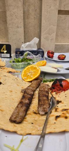 عکس کبابی امید