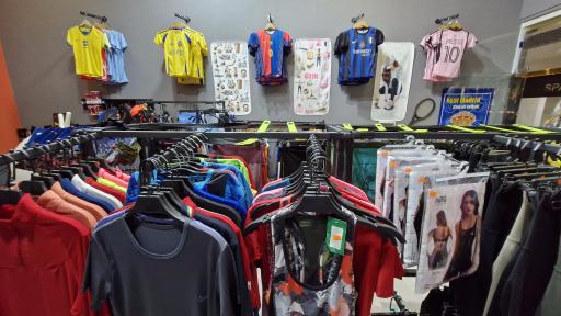 عکس فروشگاه لوازم ورزشی الون