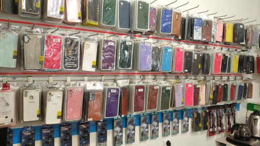 عکس موبایل جوان