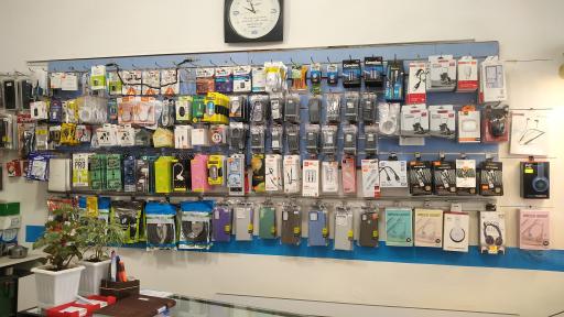 عکس موبایل جوان