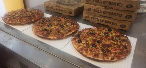 عکس کافه فست فود یملی 