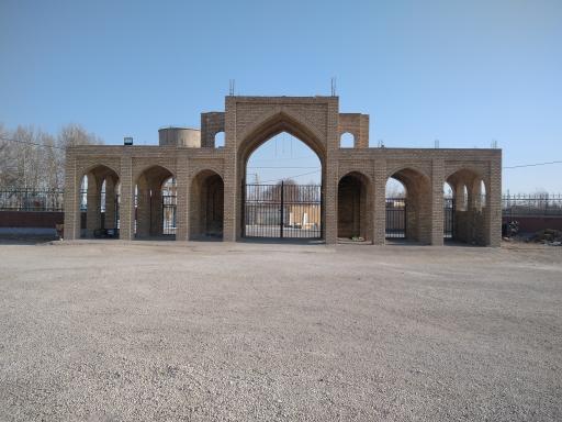 عکس درب ورودی دوم مزار کوشک 