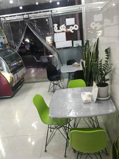 عکس کافه بستنی مادر 