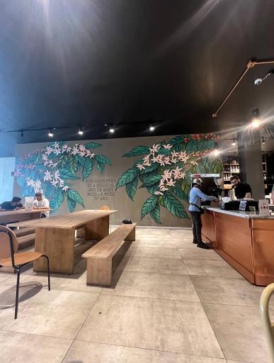 عکس قهوه لمیز شعبه ونک