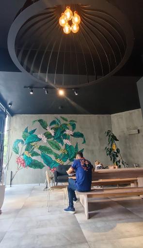 عکس قهوه لمیز شعبه ونک