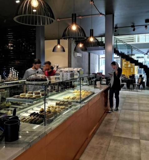 عکس قهوه لمیز شعبه ونک