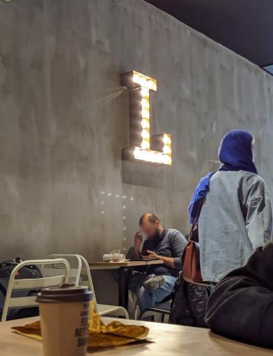 عکس قهوه لمیز شعبه ونک