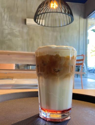 عکس قهوه لمیز شعبه ونک