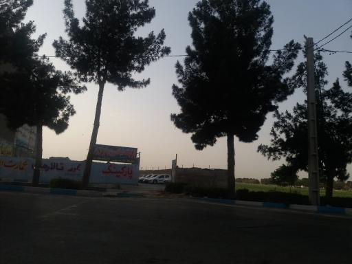 عکس پارکینگ شبانه روزی ایران زمین