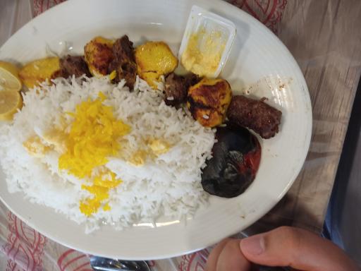 عکس رستوران گل نرگس