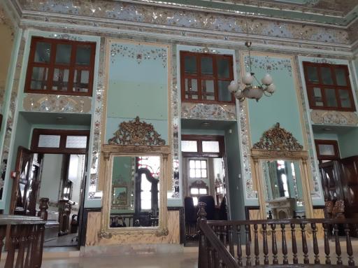 عکس عمارت باغ زرشک 