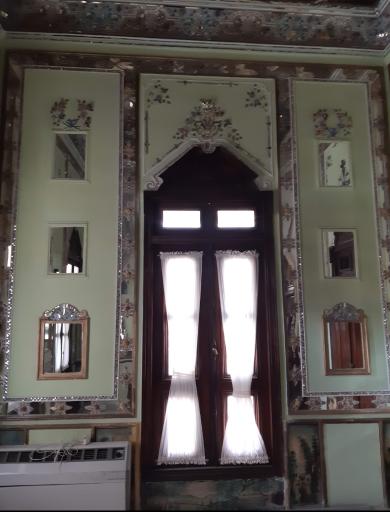 عکس عمارت باغ زرشک 