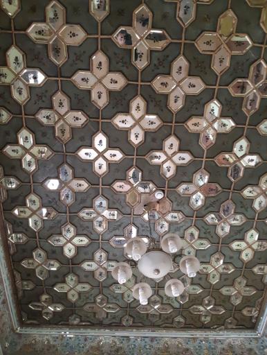 عکس عمارت باغ زرشک 