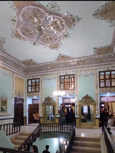 عکس عمارت باغ زرشک 