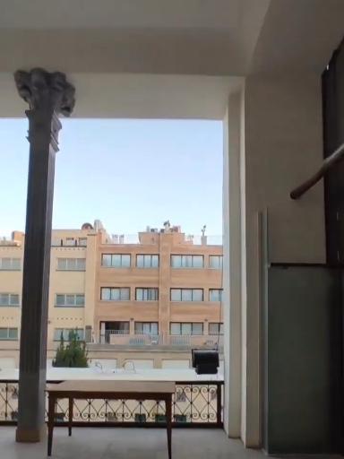 عکس عمارت باغ زرشک 