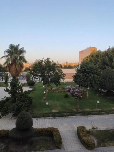 عکس عمارت باغ زرشک 