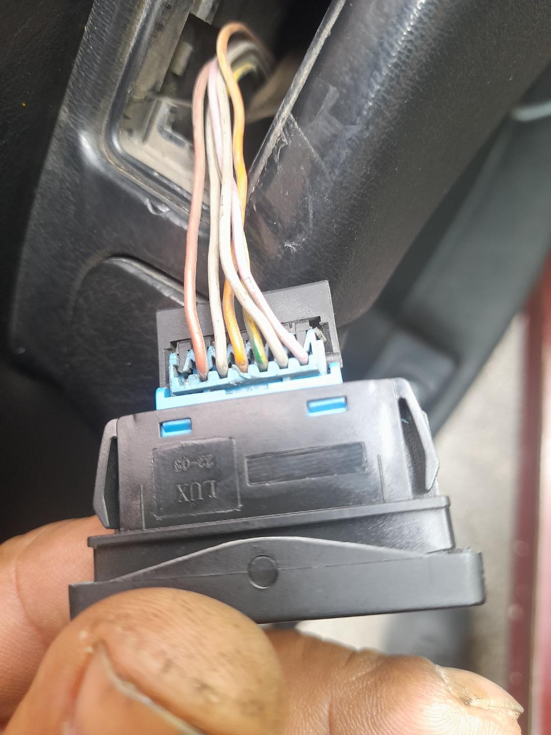 عکس شیشه اتومبیل ونوس