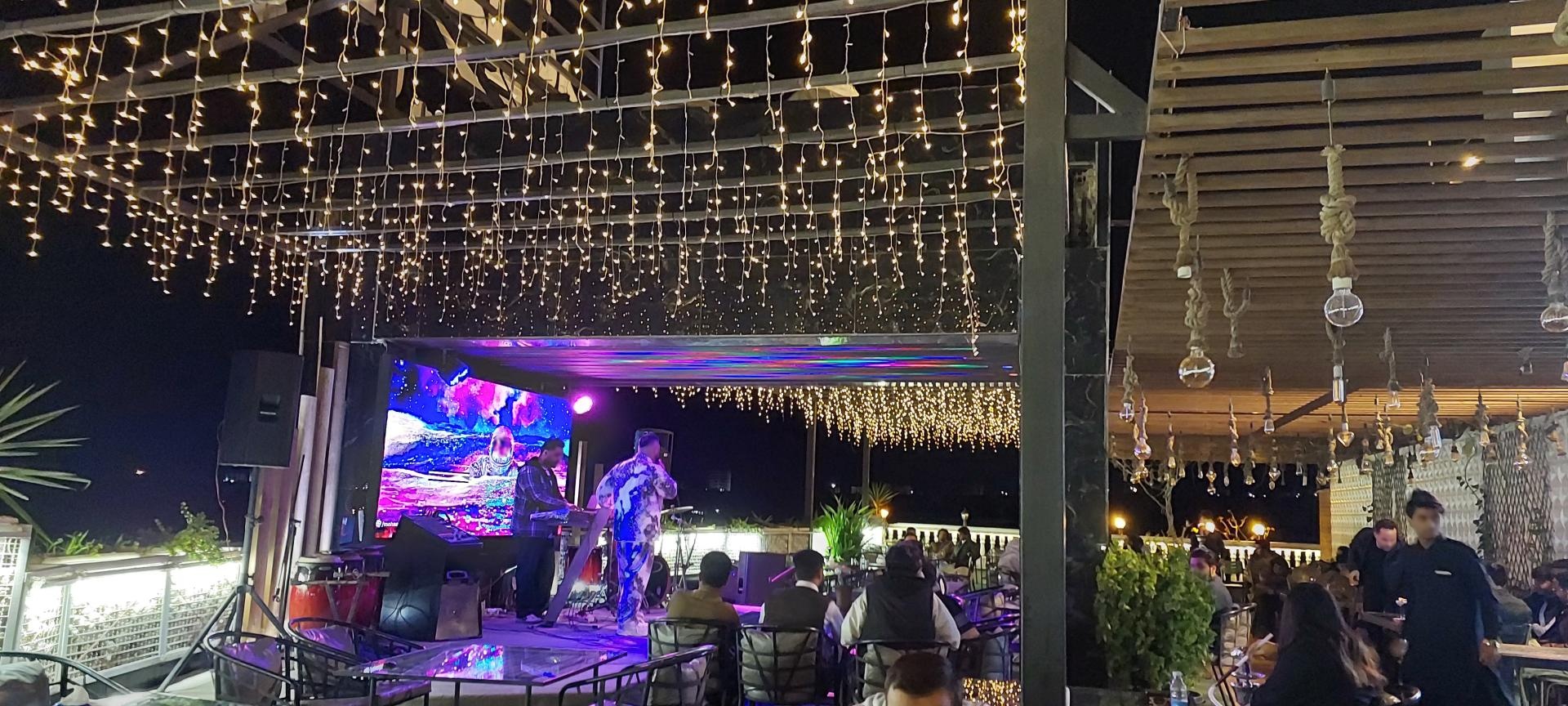 عکس رستوران بام خلیفه 