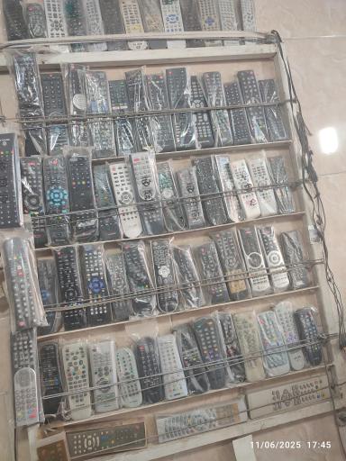 فروش و تعمیرات انواع گیرنده و کنترل تلویزیون خاکشور