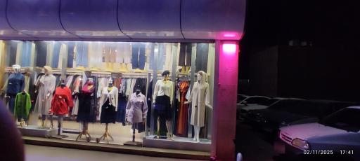 عکس مرکز خرید پوشاک آلاشت