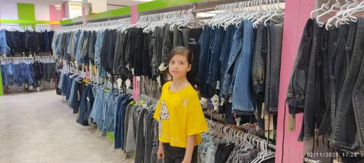 عکس مرکز خرید پوشاک آلاشت