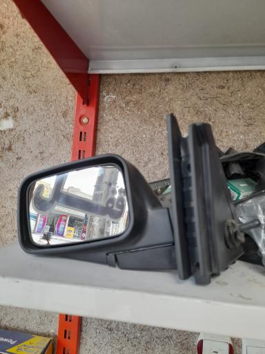 عکس شیشه اتومبیل ونوس