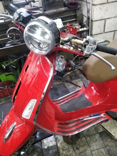 عکس تعمیرگاه موتور سیکلت سید