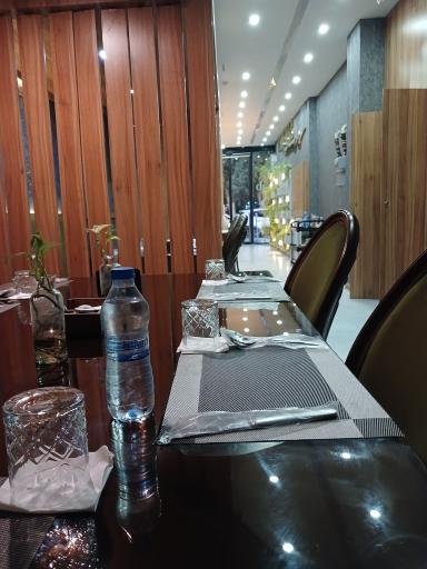 عکس رستوران ایرانی عالیجناب