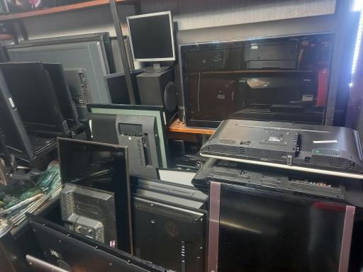 عکس تعمیرگاه مجاز دنیای الکترونیک