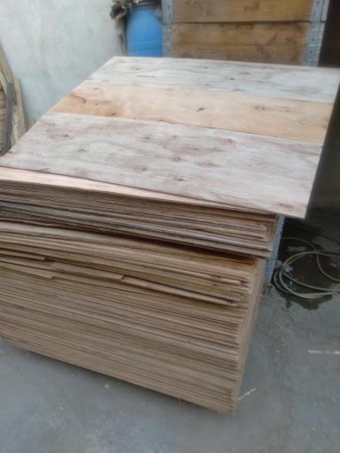 عکس چوب فروشی ممی زاده