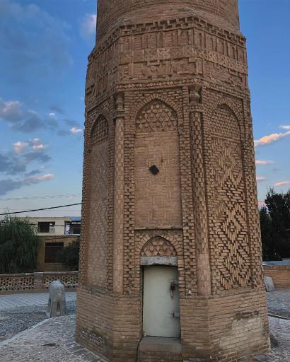 عکس مناره سلجوقی (میل گلپایگان)