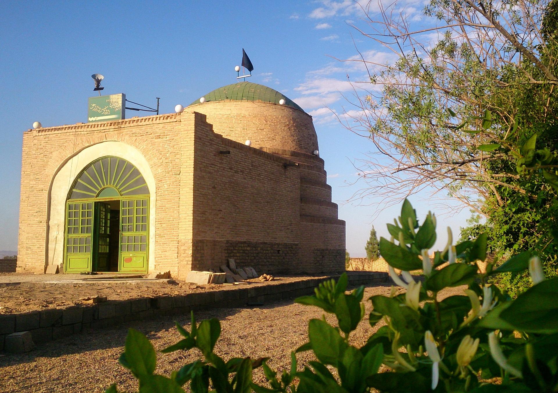 عکس بقعه پیر اویس