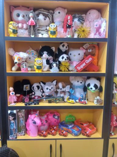 عکس فروشگاه چتر زرد