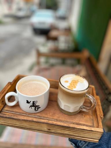 عکس کافه صبحانه آهیل