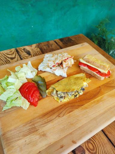 عکس کافه صبحانه آهیل