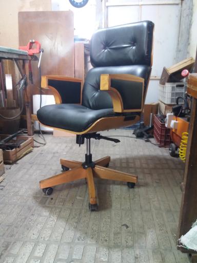 عکس تعمیرات صندلی اداری عمادی