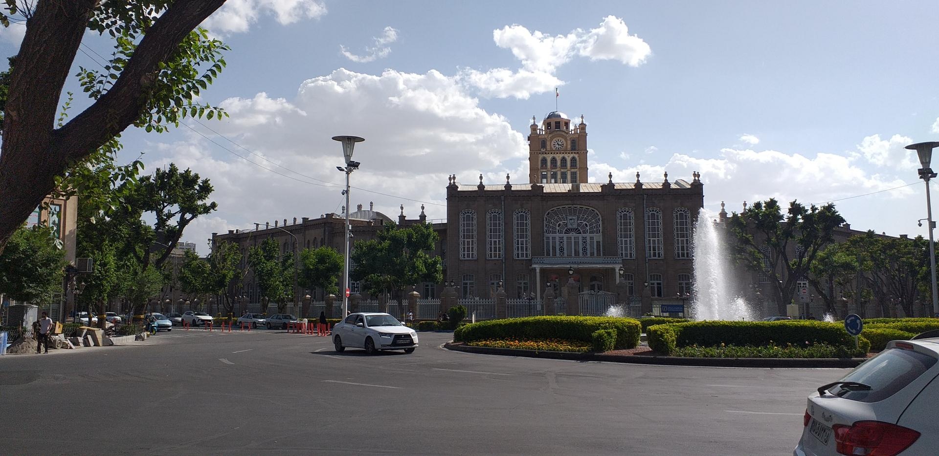 عکس برج ساعت دانشگاه تبریز